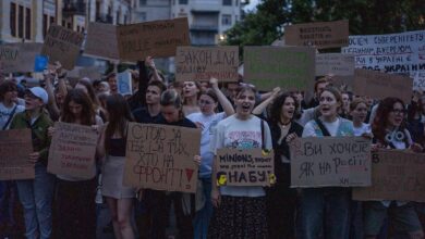 Zelenskyy faces major anti-corruption protests as Ukraine prepares for Russia talks