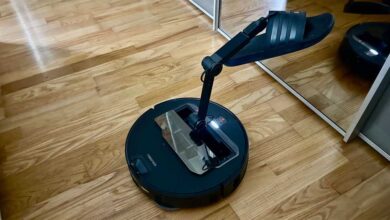 Roborock Saros Z70 Review: The Robot Vacuum With a Grabby Arm