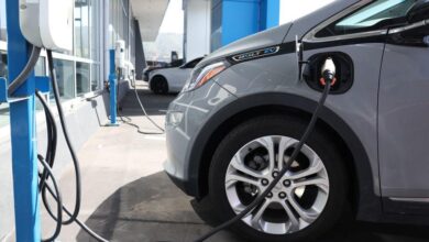 How experts say a new EPA proposal could shift U.S. auto makers’ strategy on EVs