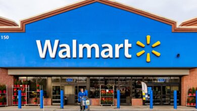 Walmart profits rise in Q2 as more U.S. shoppers search for deals