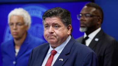 Chicago braces for expanded ICE enforcement over the weekend