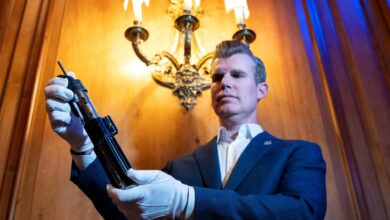 Darth Vader’s lightsaber sells at auction for over .6 million