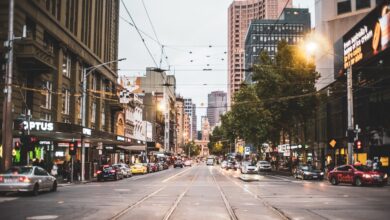 Asia markets set for lower open as banking and trade fears take hold