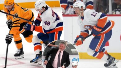 Islanders shed a years-long stigma in a big way — at least for one night