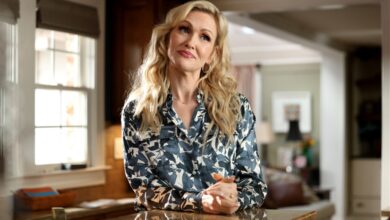 Jenn Lyon Builds Underdog Cheer Squad in NBC Comedy