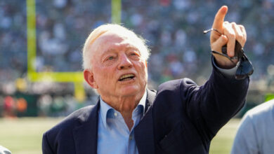 NFL fans react as Jerry Jones clarifies flipping middle finger towards fans during Cowboys vs. Jets clash