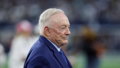 NFL fines Jerry Jones 0,000 for obscene MetLife gesture he says was inadvertent