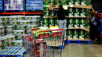 CBS News poll finds negativity on economy, job market and concerns about AI’s impact