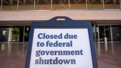Federal workers hunker down as they go without pay in shutdown: “Protect every penny”