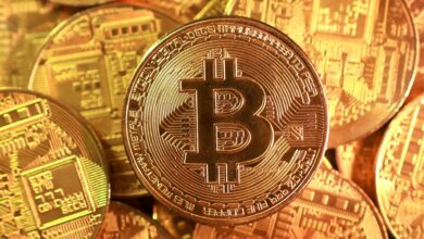 Bitcoin falls below ,000 amid tech sell-off, bounces off lows on Friday