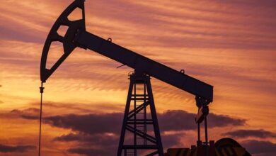 Crude Prices Tumble on Dollar Strength and Easing Geopolitical Risks