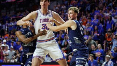 The world’s tallest teenager becomes the tallest player in college basketball history