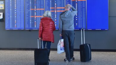 White House drops plan to make airlines pay travelers for delayed flights