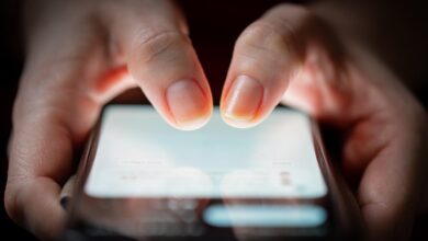 Children who have smartphones by age 12 are at increased risk of health problems, new study finds