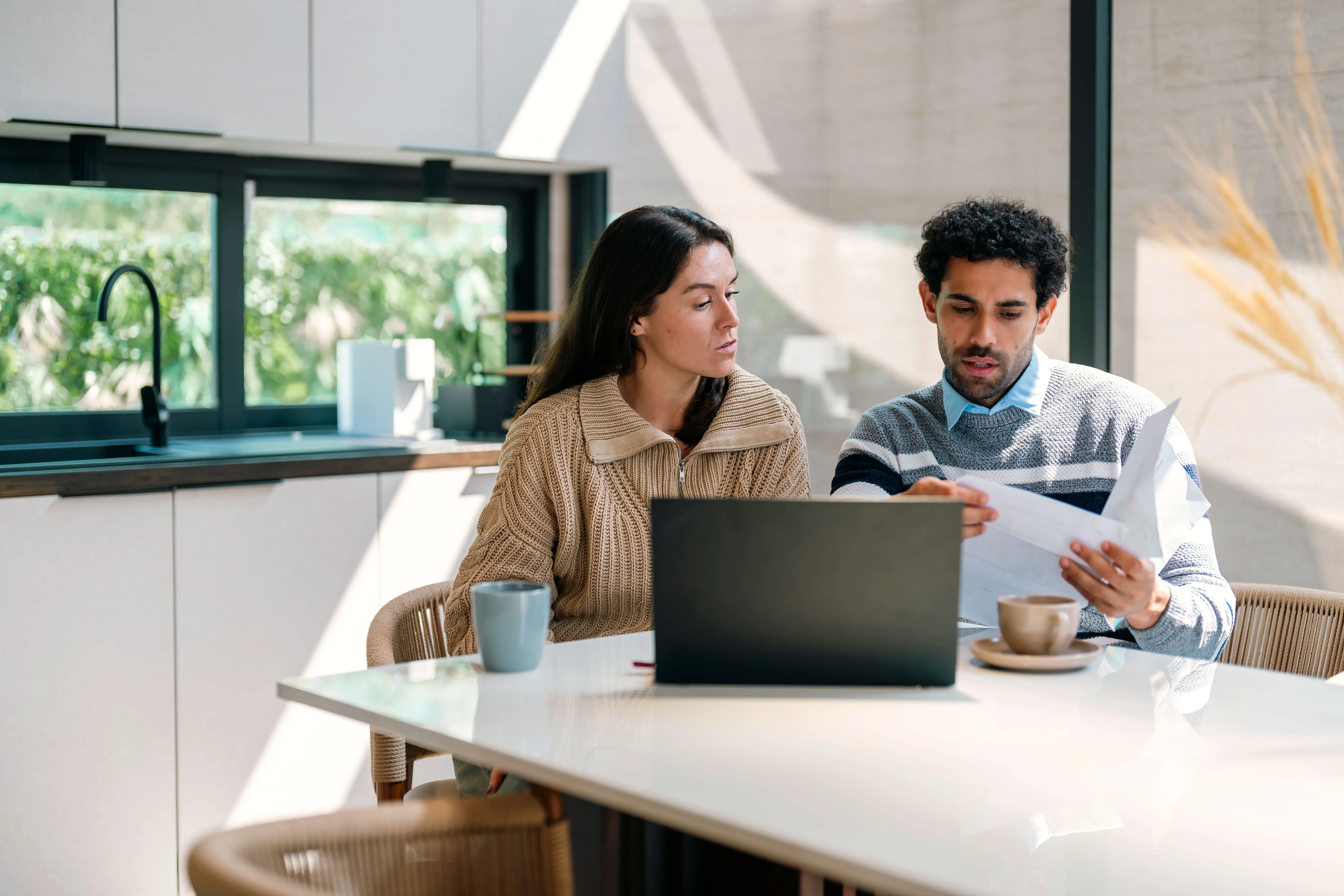 7 Ways to Cut Monthly Bills Without Feeling Deprived