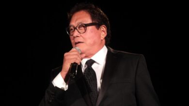 Robert Kiyosaki Says This Is What ‘Losers’ Do With Their Money