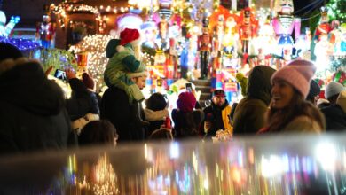 What’s open on Christmas Eve 2025? Stores, fast-food places and more major chains you can visit