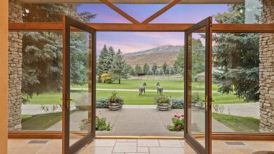 Former home of Weinglass family sells for million