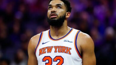 Mike Brown calls out Karl-Anthony Towns for a lazy play in Knicks’ loss