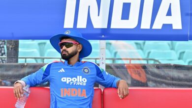 Shreyas Iyer spotted at Jaipur airport ahead of return from injury in Vijay Hazare Trophy 2025-26 [Watch]