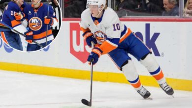 Simon Holmstrom on an Islanders tear after reunion with Jean-Gabriel Pageau