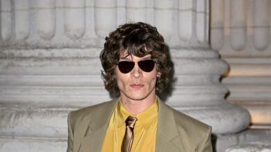 ‘Heated Rivalry’ Star Set as ‘SNL’ Host