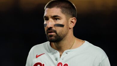 Phillies tell Nick Castellanos not to report to spring training