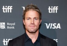Stephen Amell to Lead Fox Reboot of Lifeguard Drama Stephen Amell to Lead Fox Reboot of Lifeguard Drama