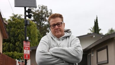 Valley Glen residents fight crime with signs, Flock cameras — but city officials say its illegal