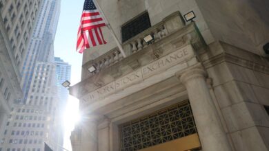 Stocks slump as inflation, AI worries rattle investors