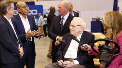 Berkshire Hathaway shares drop 5% after poor fourth-quarter results