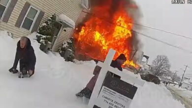 Dramatic footage captures Mass. cops hunting for hydrants under snow during blaze Dramatic footage captures Mass. cops hunting for hydrants under snow during blaze