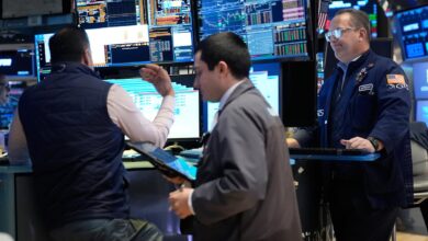 High oil prices knock down stocks and erase Wall Street’s hopes for a cut to interest rates