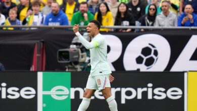 Kylian Mbappé shakes off knee injury and sparks France’s 2-1 World Cup tuneup win over Brazil