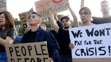 Recession odds climb on Wall Street as economy shows cracks beneath the surface