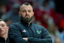 USF Coach Bryan Hodgson Tells Emotional Story About Sick Dad