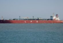 ships going through, waiting or diverting journey