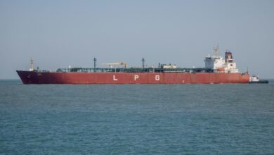 ships going through, waiting or diverting journey