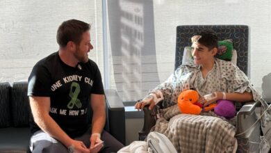 A 13-year-old’s kidney was failing, then a stranger stepped in: “I don’t think there was a dry eye in the room”