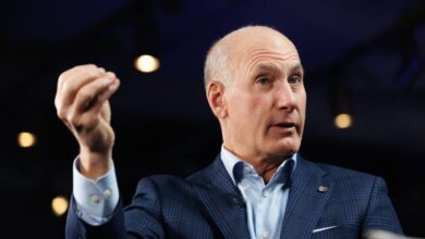 AT&T CEO hopes new offers will restore customer loyalty