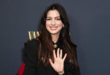 Anne Hathaway Styled These Chic Alo Sweatpants With Clogs