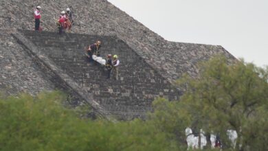 Gunman at pyramids north of Mexico City kills 1 Canadian tourist and injures 6