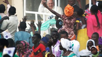 Pope Leo pays tribute to Pope Francis on the anniversary of his death