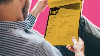 What to Look for in a Resume When Hiring (Checklist)