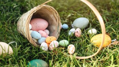 What’s open and closed on Easter 2026? Sunday hours for major stores and food chains.