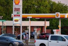 Will gas dip below a gallon this year? Here’s what experts predict.