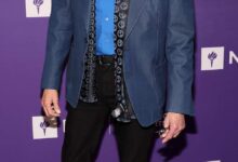 Barry Manilow Reveals What Cosmetic Surgery He’s Gotten