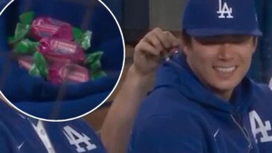 Dodgers Will Smith packs Yoshinobu Yamamoto’s hoodie with bubble gum in win