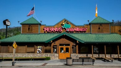 How Texas Roadhouse Stock Outperformed Fast Food Giants