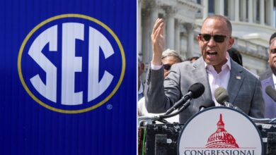 Hakeem Jeffries calls for black athletes to boycott SEC schools in states that took up redistricting Hakeem Jeffries calls for black athletes to boycott SEC schools in states that took up redistricting
